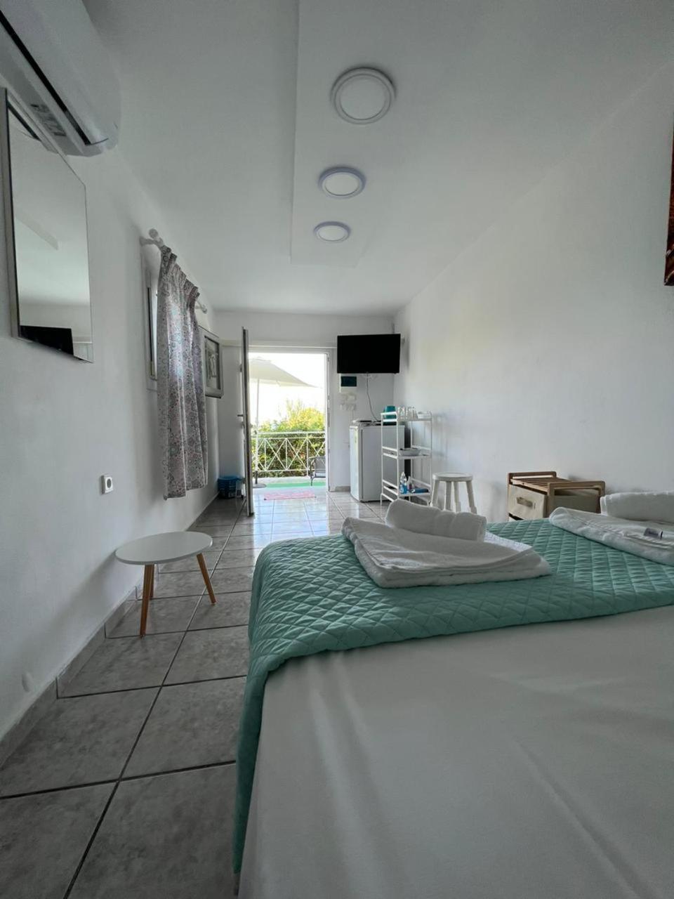 Aronis Spyros Panoramic Seaview Apartments Longós Oda fotoğraf