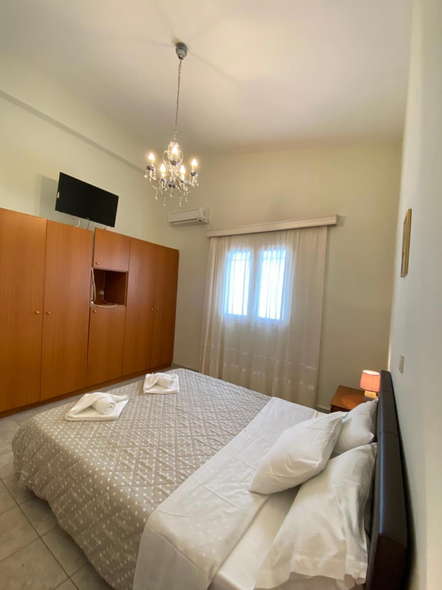 Aronis Spyros Panoramic Seaview Apartments Longós Oda fotoğraf