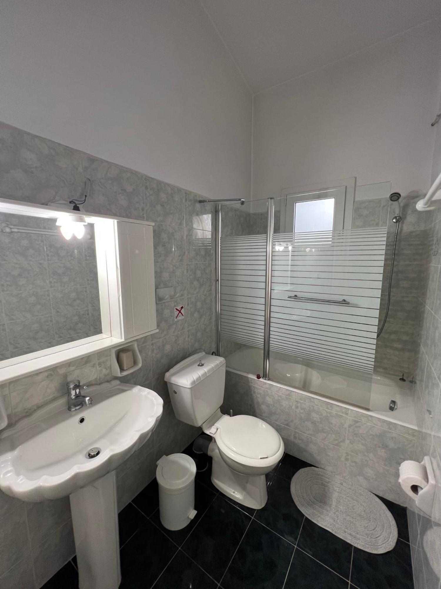 Aronis Spyros Panoramic Seaview Apartments Longós Oda fotoğraf