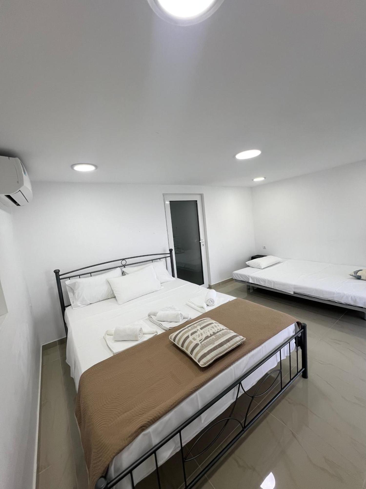 Aronis Spyros Panoramic Seaview Apartments Longós Oda fotoğraf